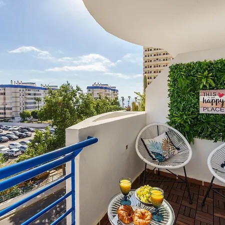 2nd Line From The , Seaviews + Parking &pool Apartment
