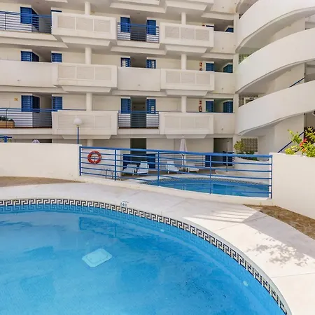 Apartment 2nd Line From The , Seaviews + Parking &pool *