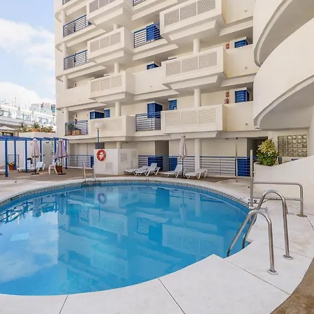 2nd Line From The , Seaviews + Parking &pool Apartment
