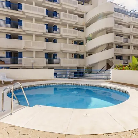2nd Line From The , Seaviews + Parking &pool Apartment