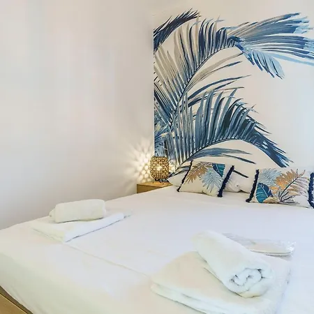 2nd Line From The , Seaviews + Parking &pool Apartment *